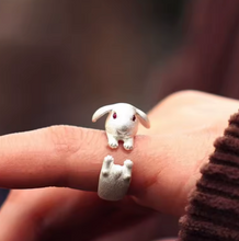 Load image into Gallery viewer, Vintage Bunny Ring
