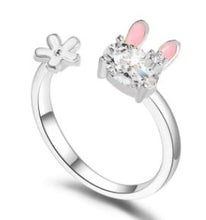 Load image into Gallery viewer, NEW Silver Flower Crystal Ring
